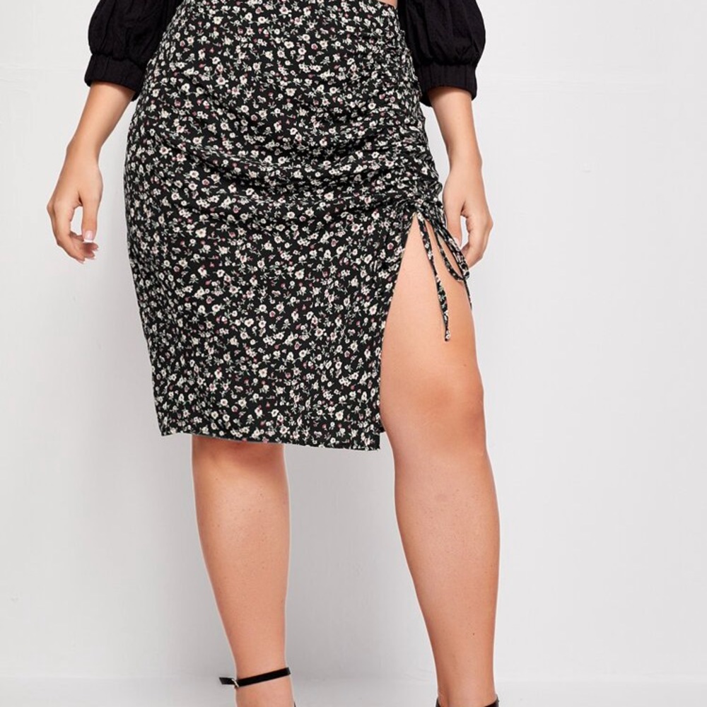BRAND NEW! Floral skirt with drawstring